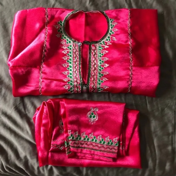 Other - 🆕NEW| Girls Fuchsia Satin Kurtas Suit